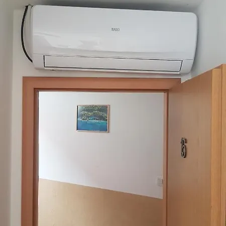 Pokoj S Kuchyni Pro Tri Uhersky Brod Exterior photo