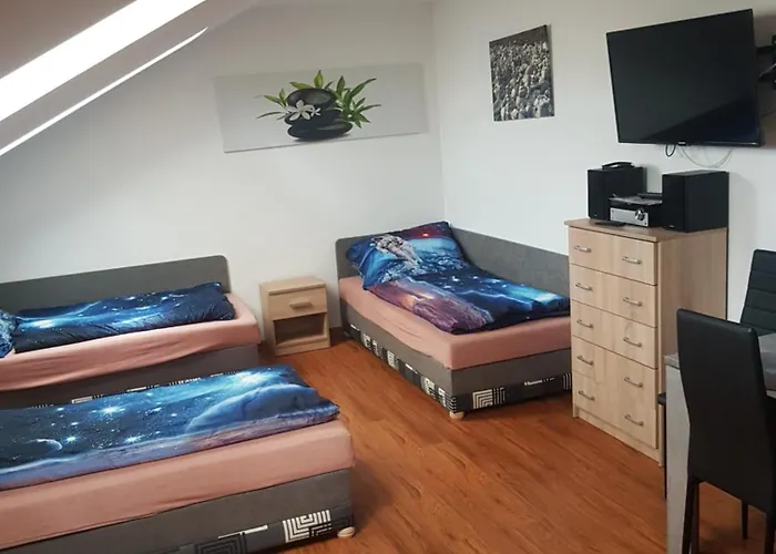 Pokoj S Kuchyni Pro Tri